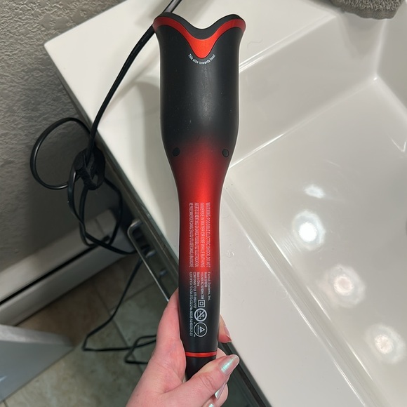 CHI Lava Spin N Curl Hair Curler - Black and Red - Picture 3 of 4